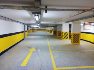 Otopark Yol ve Çizgi Uygulamaları fotoğrafı