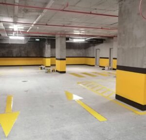 Otopark Yol ve Çizgi Uygulamaları fotoğrafı