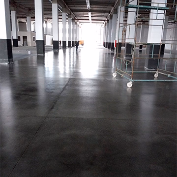 Beton Zeminlerde Akrilik Cila Uygulaması